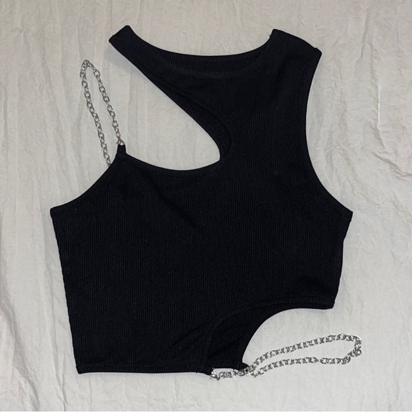 SHEIN Black Cutout Chain Strap Crop Top - Picture 2 of 5